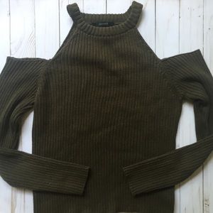 Olive green ribbed sweater w/ cold shoulder detail